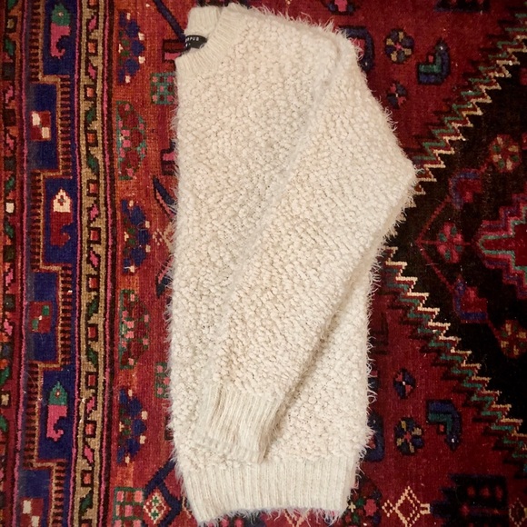 Urban Outfitters Sweaters - Urban Outfitters fuzzy popcorn sweater M